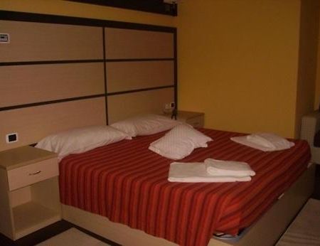Hotel La Solitaria Carlazzo Eksteriør billede